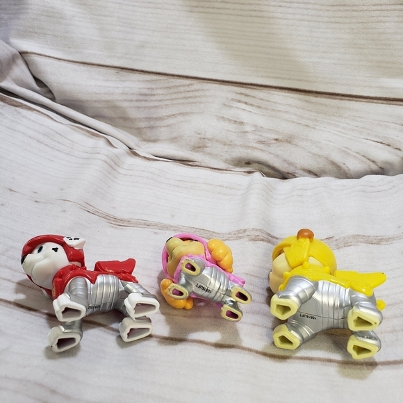 Paw Patrol Rescue Knights Pups Figure Lot Set Of 3 Marshall Skye Rubble 2.5 Inch - Picture 7 of 10